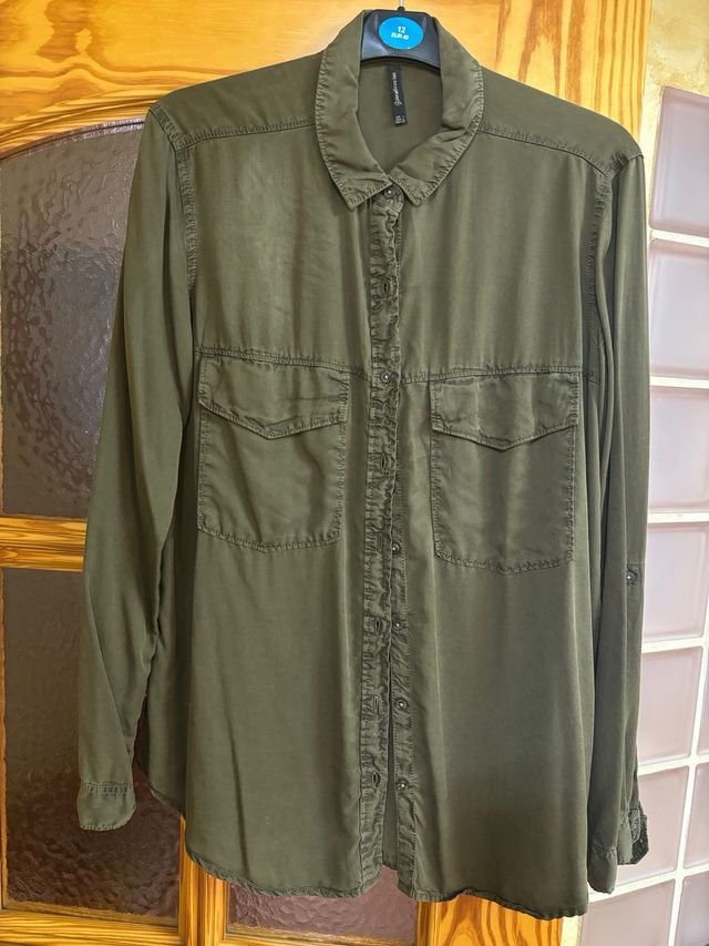 Camisa verde oscuro