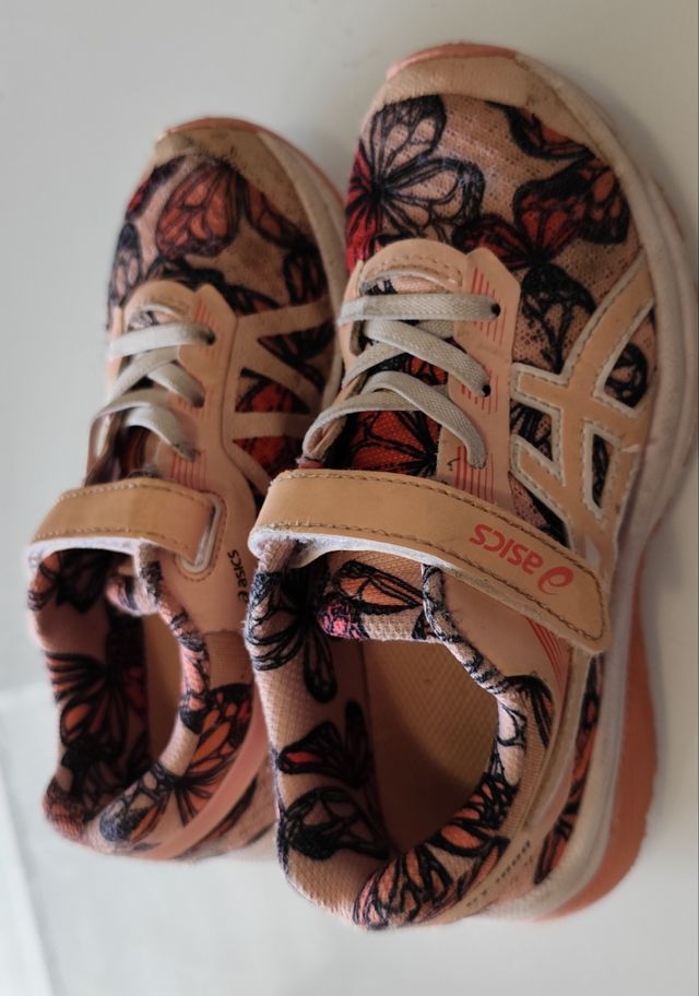 Zapatilla Asics niña