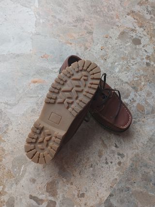 Zapatos náuticos marrones. Bubble kids