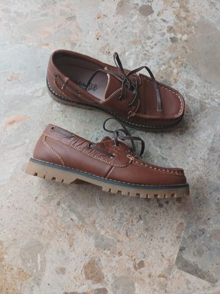 Zapatos náuticos marrones. Bubble kids