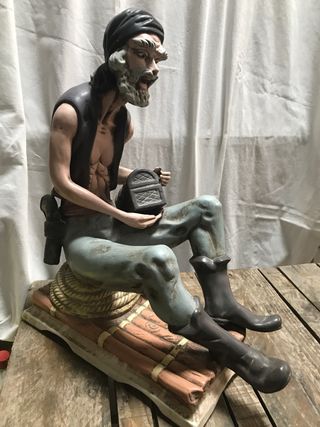 Escultura pirata porcelana
