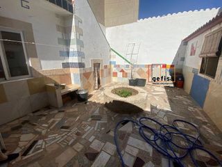 Casa adosada en venta en Valdepeñas