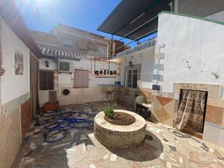 Casa adosada en venta en Valdepeñas