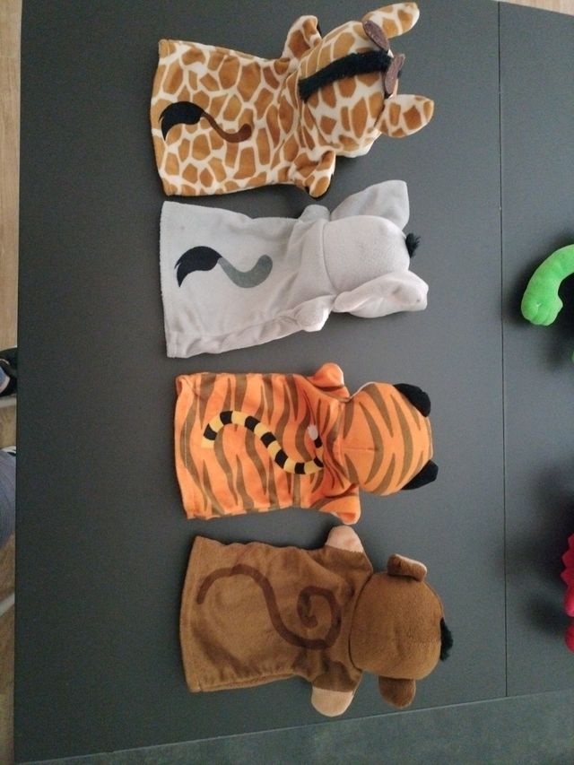 4 marionetas animales