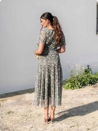 Vestido midi flores verde oliva