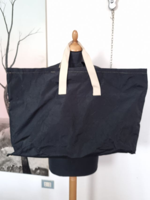 Borsone nero capiente