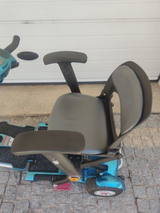 Scooter elétrica dobrável