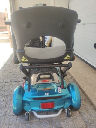 Scooter elétrica dobrável