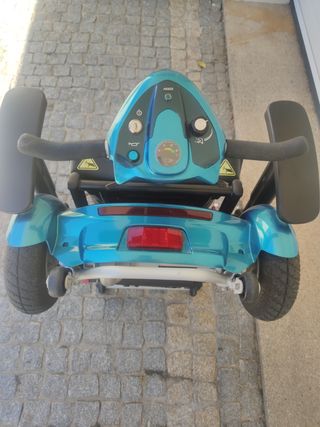 Scooter elétrica dobrável