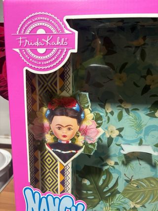 Caja vacía de la  muñeca Nancy Frida Kahlo
