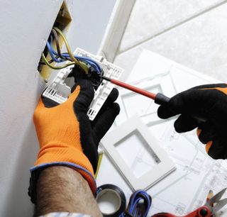 Servicios de electricidad de jardinería y de mante