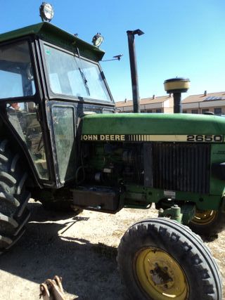 TRACTOR JOHN DEERE 2650S