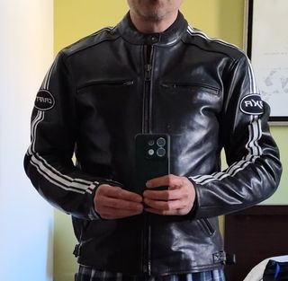 Cazadora piel moto AXR 
Talla M.
Usada 3 veces