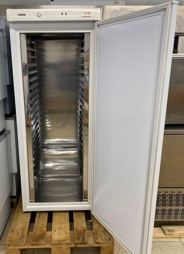 CONGELADOR VERTICAL - CVP520 COFRI