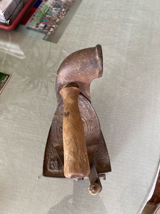 Plancha antigua carbón -  Hierro vintage