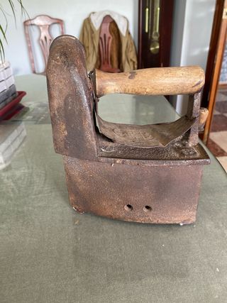 Plancha antigua carbón -  Hierro vintage