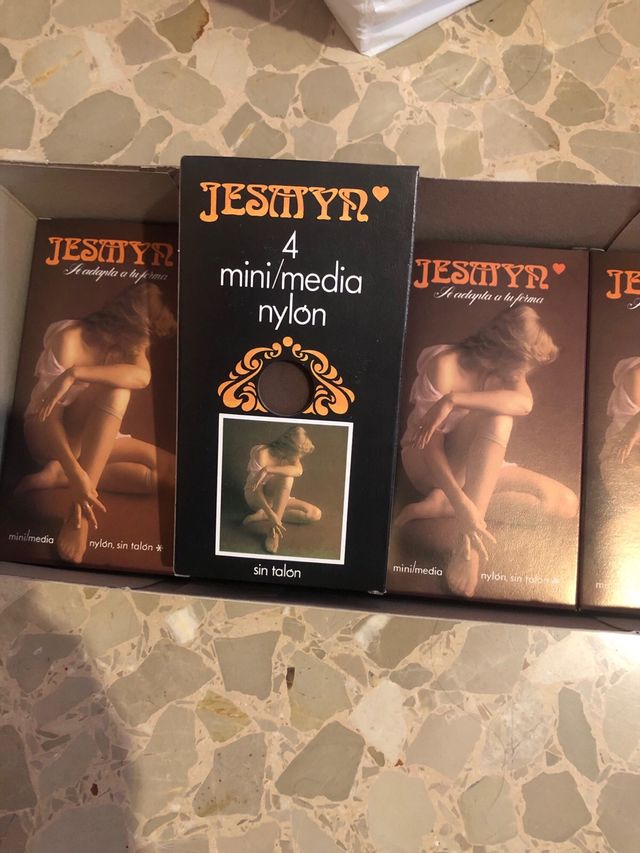 14 cajas MEDIAS PANTY Y CALCETIN