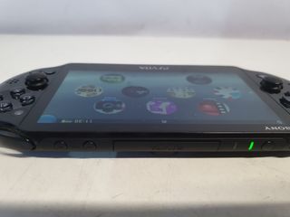 PS Vita (PCH-2004) negra