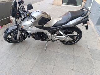 Suzuki GSR 600 - Buen estado