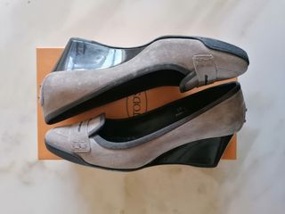 Mocassini Tod's grigi con tacco