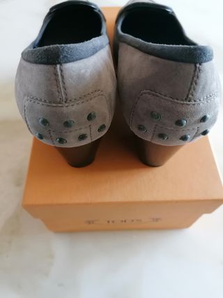 Mocassini Tod's grigi con tacco