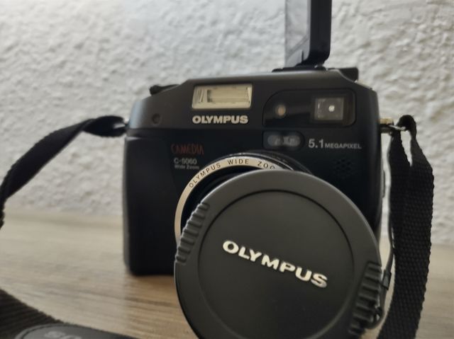 Olympus Camedia C-5060 5.1MP