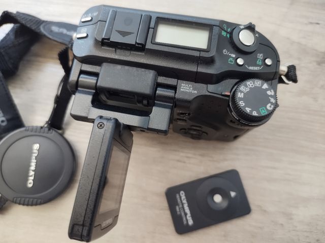 Olympus Camedia C-5060 5.1MP