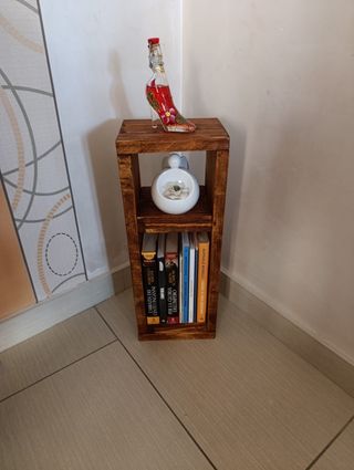 Mini libreria a colonna arte povera