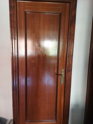 Puertas madera maciza