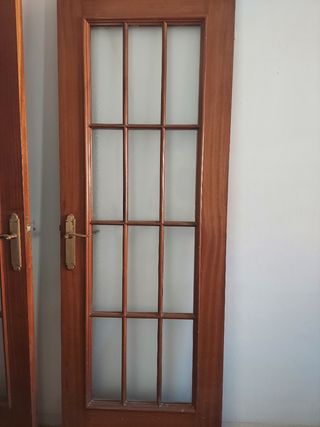 Puertas madera maciza