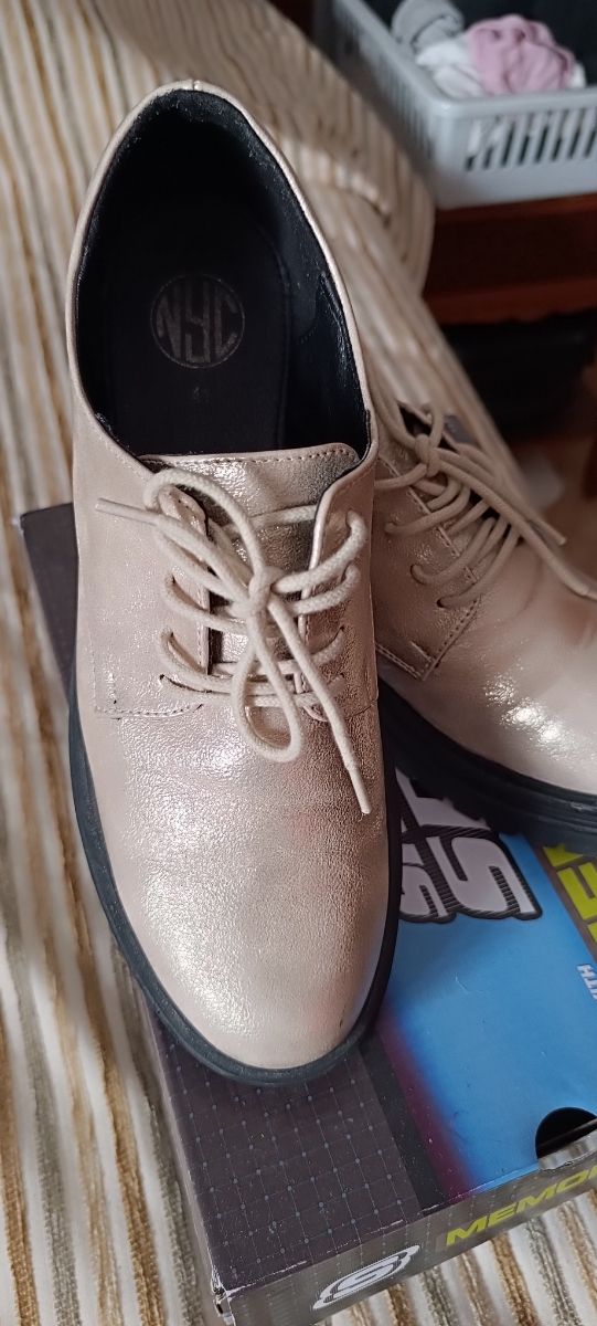 Zapatos de mujer bonito