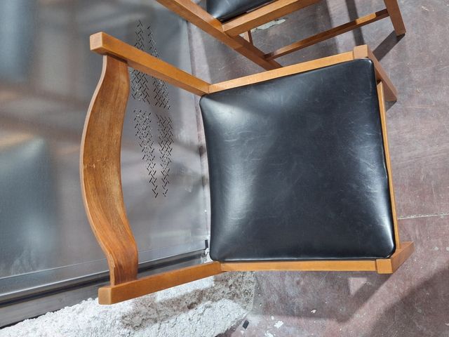 4 Sillas vintage nórdicas - Madera y símil piel