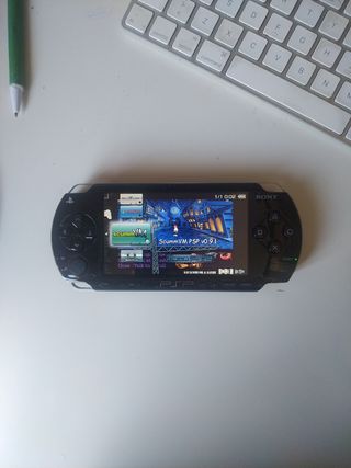 PSP 1 Sony. Negra con memory stick con juegos
