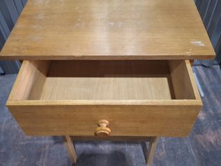 Mesita de noche madera y metal