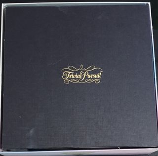 JUEGO DE MESA "TRIVIAL PURSUIT"