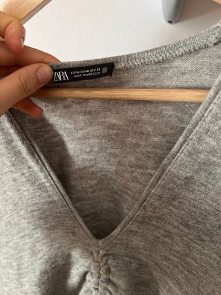 Camiseta zara frunce