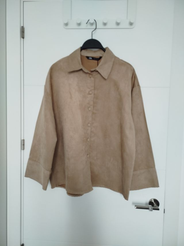 Camisa ante beige Zara,da mucha talla