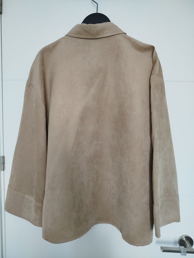 Camisa ante beige Zara,da mucha talla