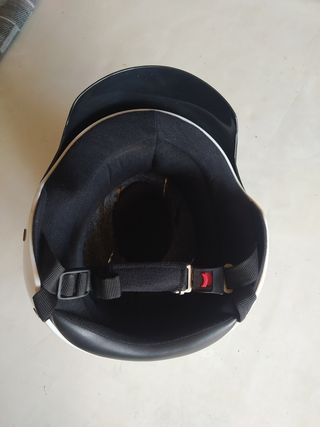 Casco moto NZI verano, muy poco uso, no golpes.