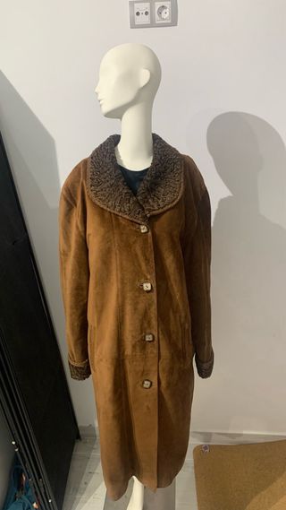 Abrigo coquetre de ante y astracán