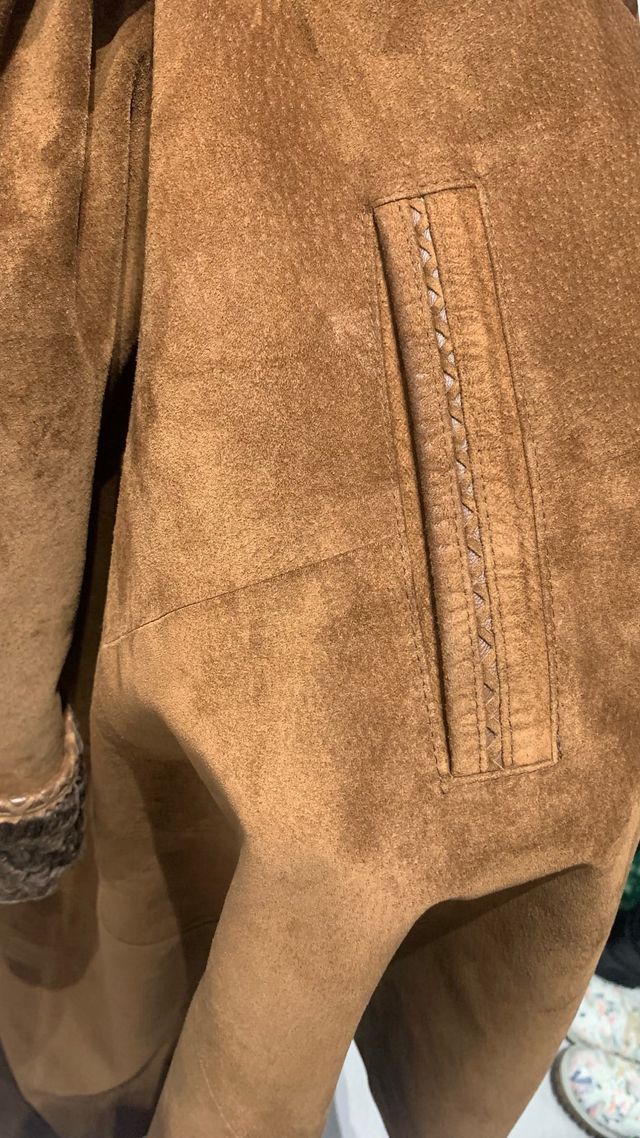 Abrigo coquetre de ante y astracán