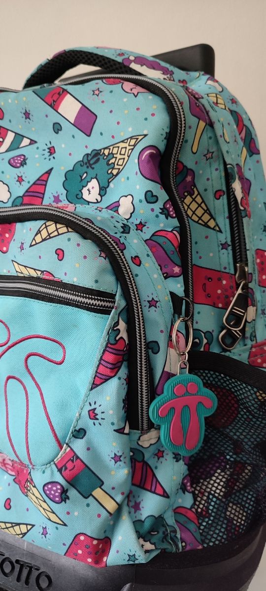 Mochila Totto ruedas Unicornios helados