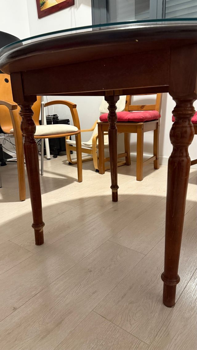 Juego mesa de conedor y 4 sillas