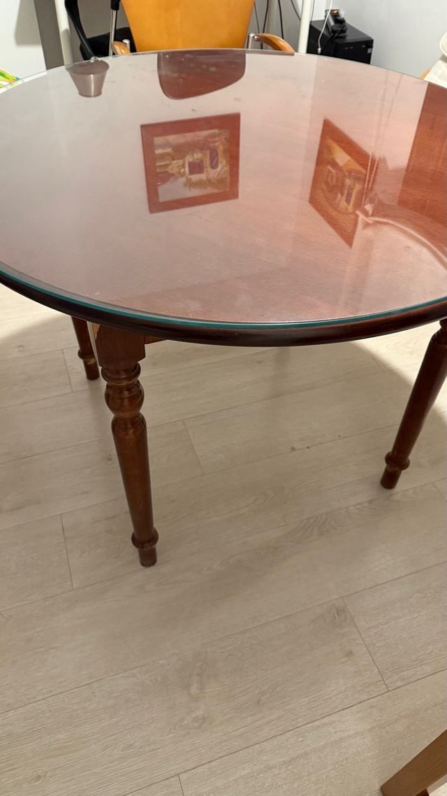 Juego mesa de conedor y 4 sillas