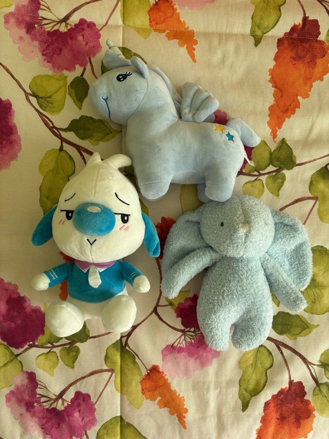 Pack de tres peluches bebé