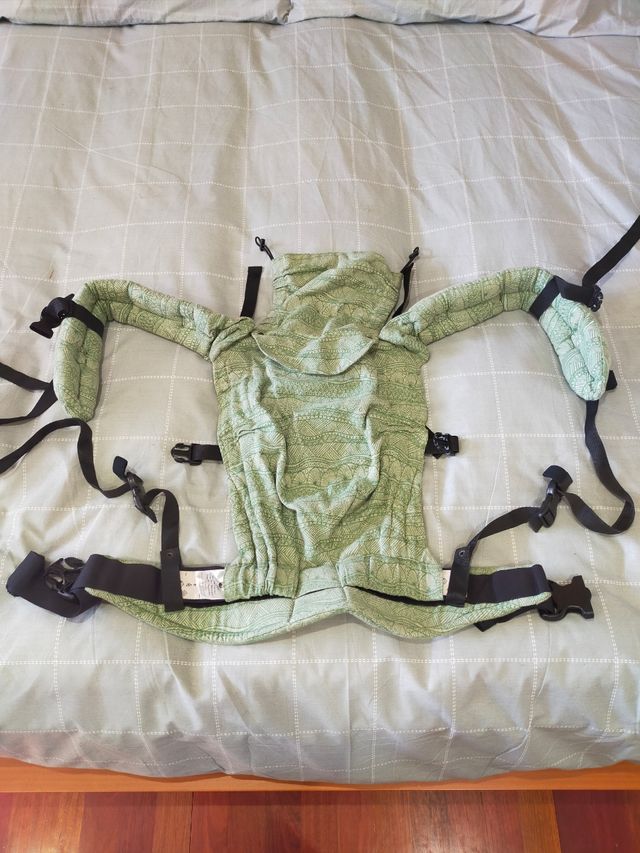 Mochila porteo + funda impermeable
Little Frog