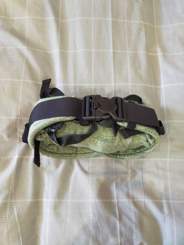 Mochila porteo + funda impermeable
Little Frog