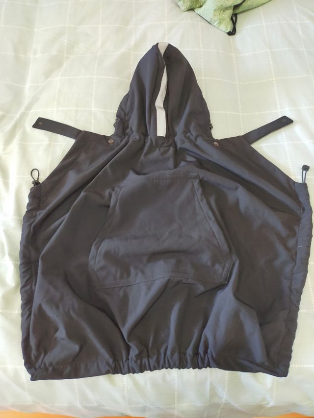 Mochila porteo + funda impermeable
Little Frog