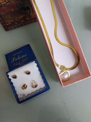 Pendientes y cadena 