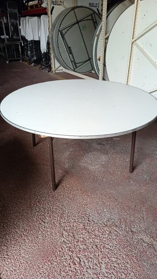 Mesa redonda de madera para eventos de 160 cm.